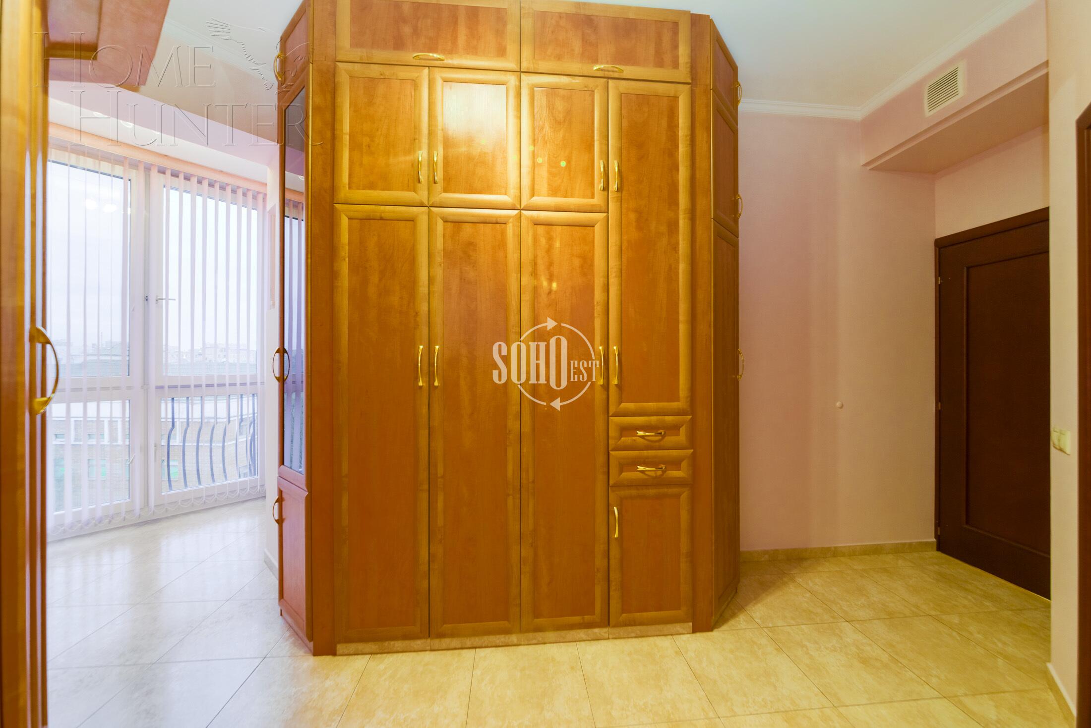 7-КОМН. КВАРТИРА С ОТДЕЛКОЙ 298 М² НА 5 ЭТАЖЕ