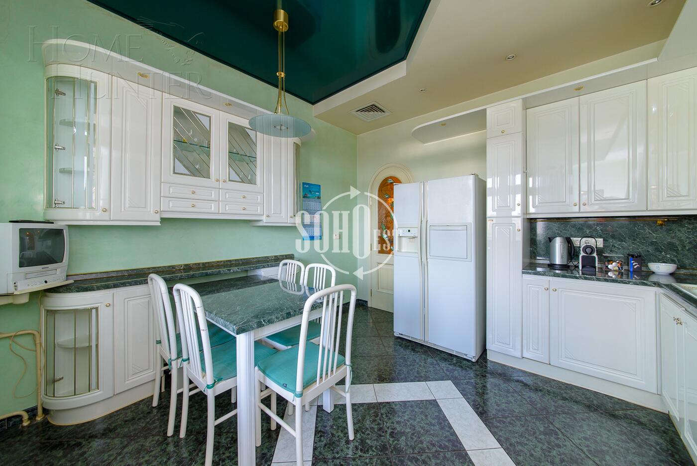 5-КОМН. КВАРТИРА С ОТДЕЛКОЙ 160 М² НА 8 ЭТАЖЕ