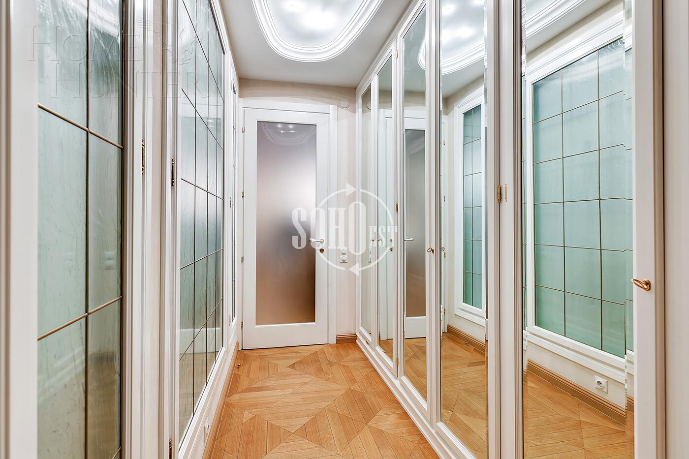 5-КОМН. КВАРТИРА С ОТДЕЛКОЙ 240 М² НА 2 ЭТАЖЕ