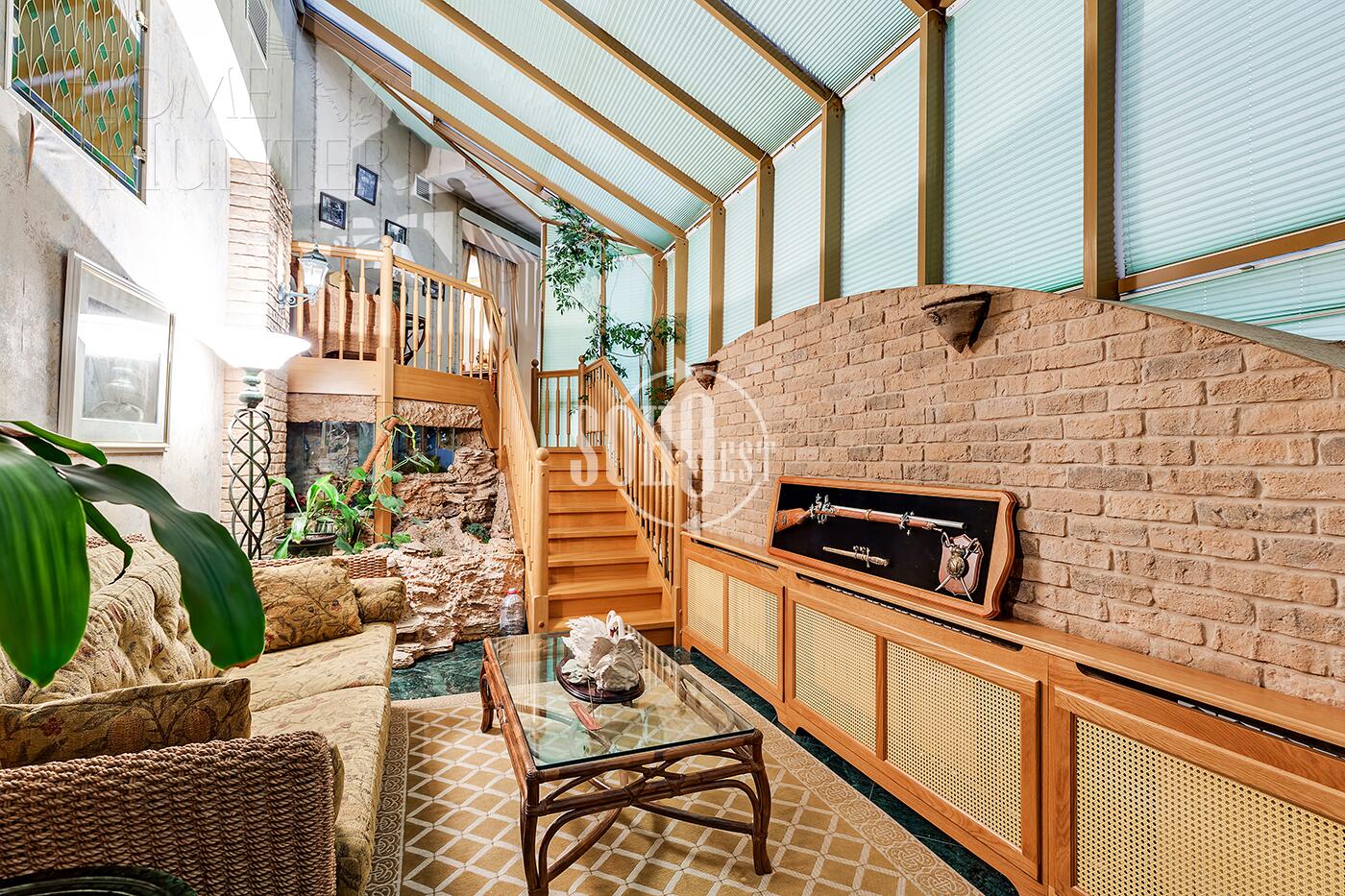 5-КОМН. КВАРТИРА С ОТДЕЛКОЙ 240 М² НА 2 ЭТАЖЕ