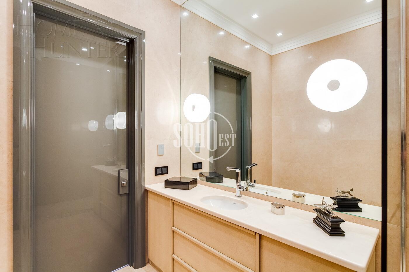 4-КОМН. КВАРТИРА С ОТДЕЛКОЙ 210 М² НА 2 ЭТАЖЕ