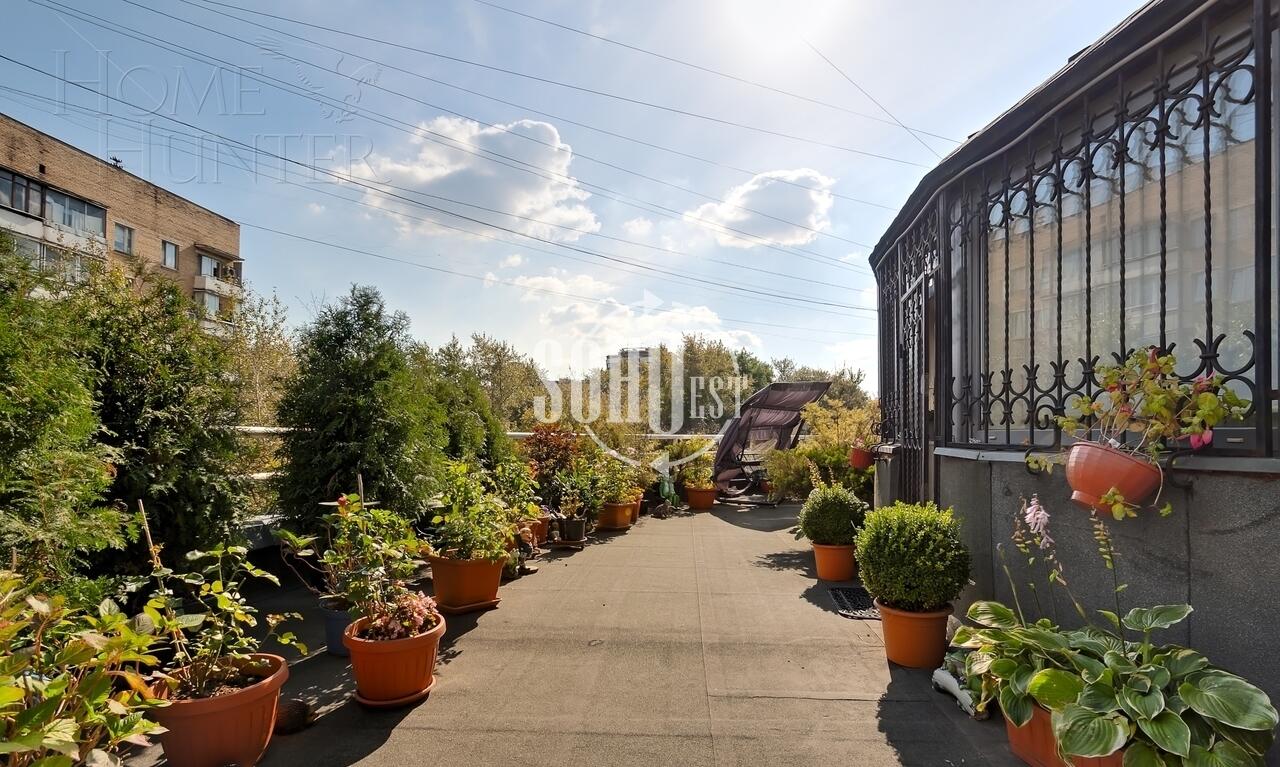 3-КОМН. КВАРТИРА С ОТДЕЛКОЙ 200 М² НА 4 ЭТАЖЕ