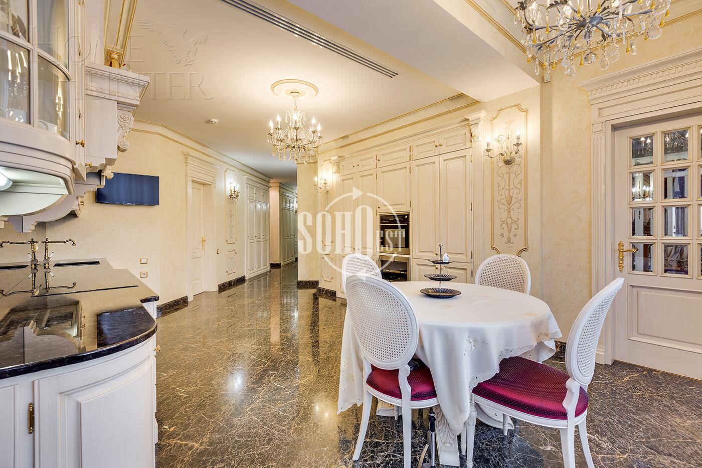 5-КОМН. КВАРТИРА С ОТДЕЛКОЙ 340 М² НА 3 ЭТАЖЕ