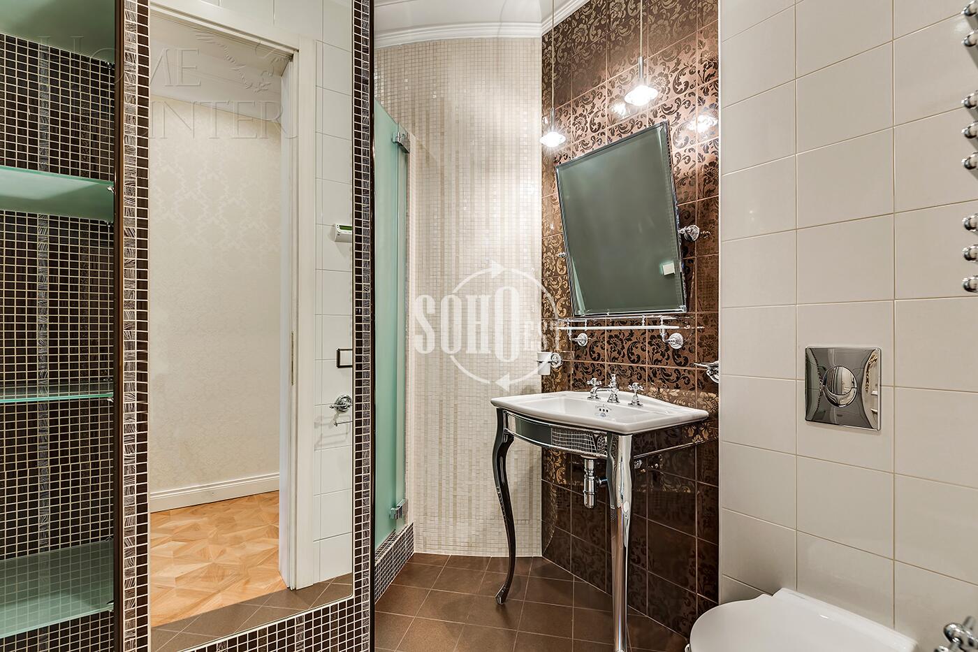 5-КОМН. КВАРТИРА С ОТДЕЛКОЙ 340 М² НА 3 ЭТАЖЕ