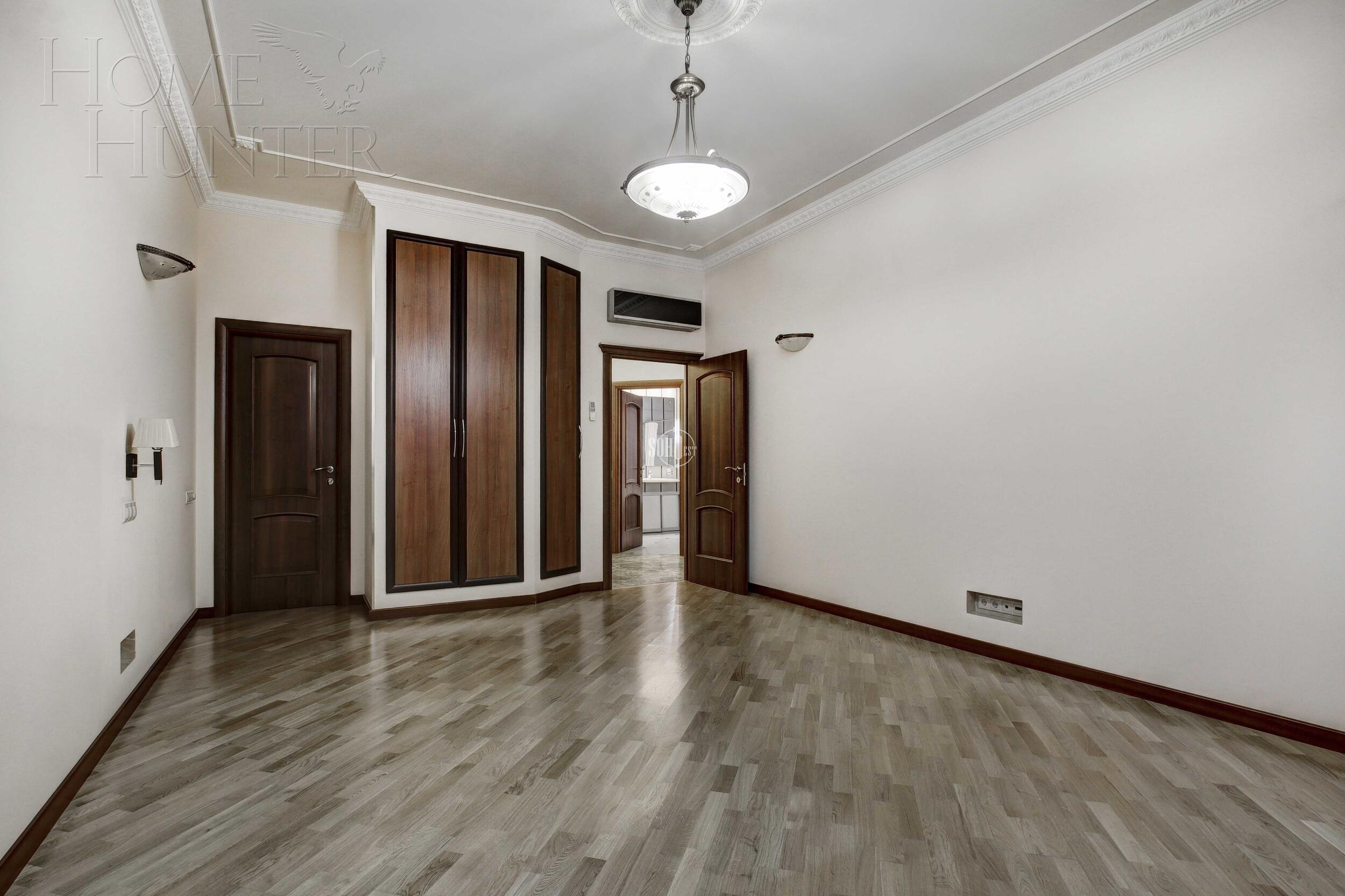 4-КОМН. КВАРТИРА С ОТДЕЛКОЙ 220 М² НА 3 ЭТАЖЕ