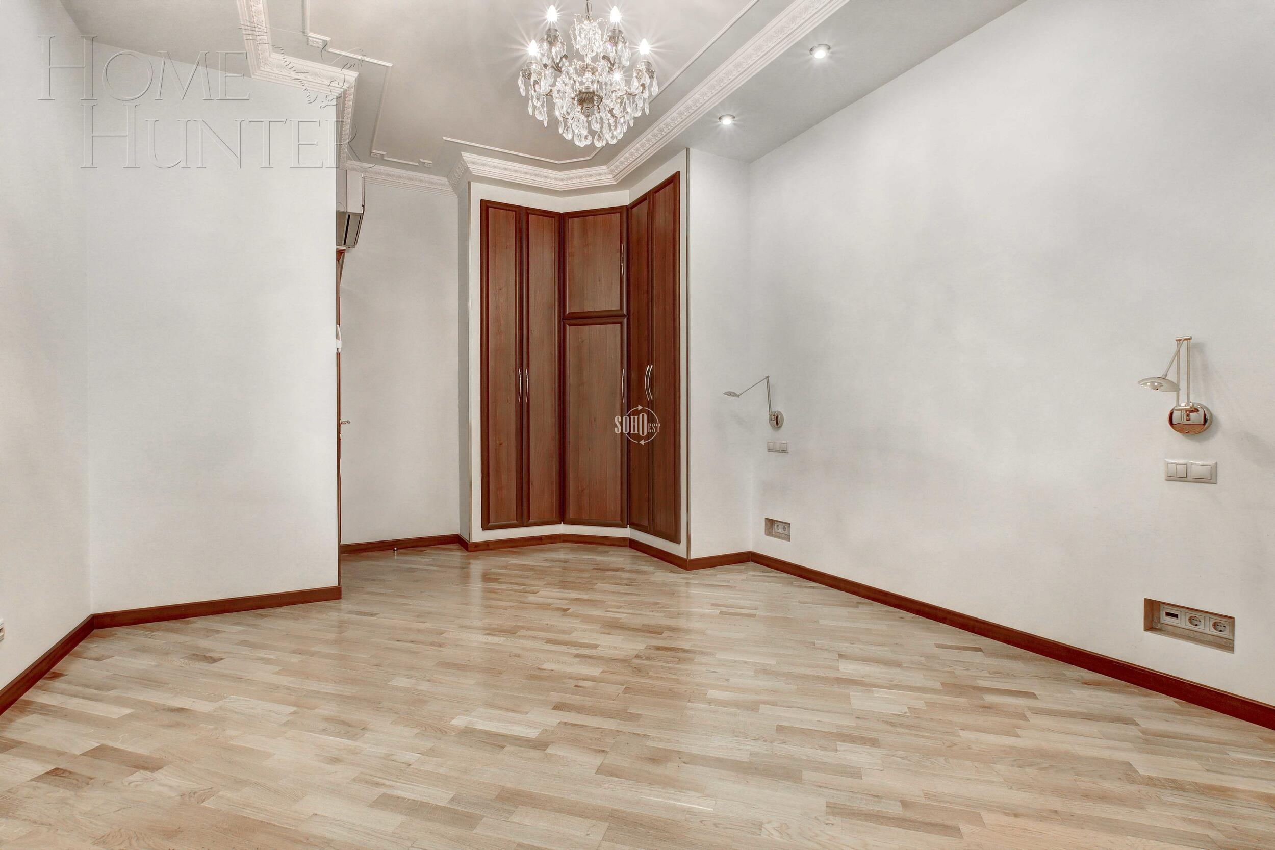 4-КОМН. КВАРТИРА С ОТДЕЛКОЙ 220 М² НА 3 ЭТАЖЕ