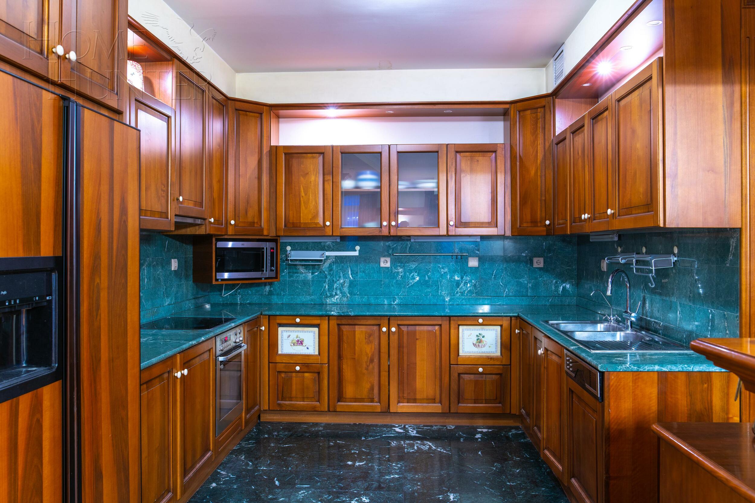 5-КОМН. КВАРТИРА С ОТДЕЛКОЙ 224.4 М² НА 3 ЭТАЖЕ