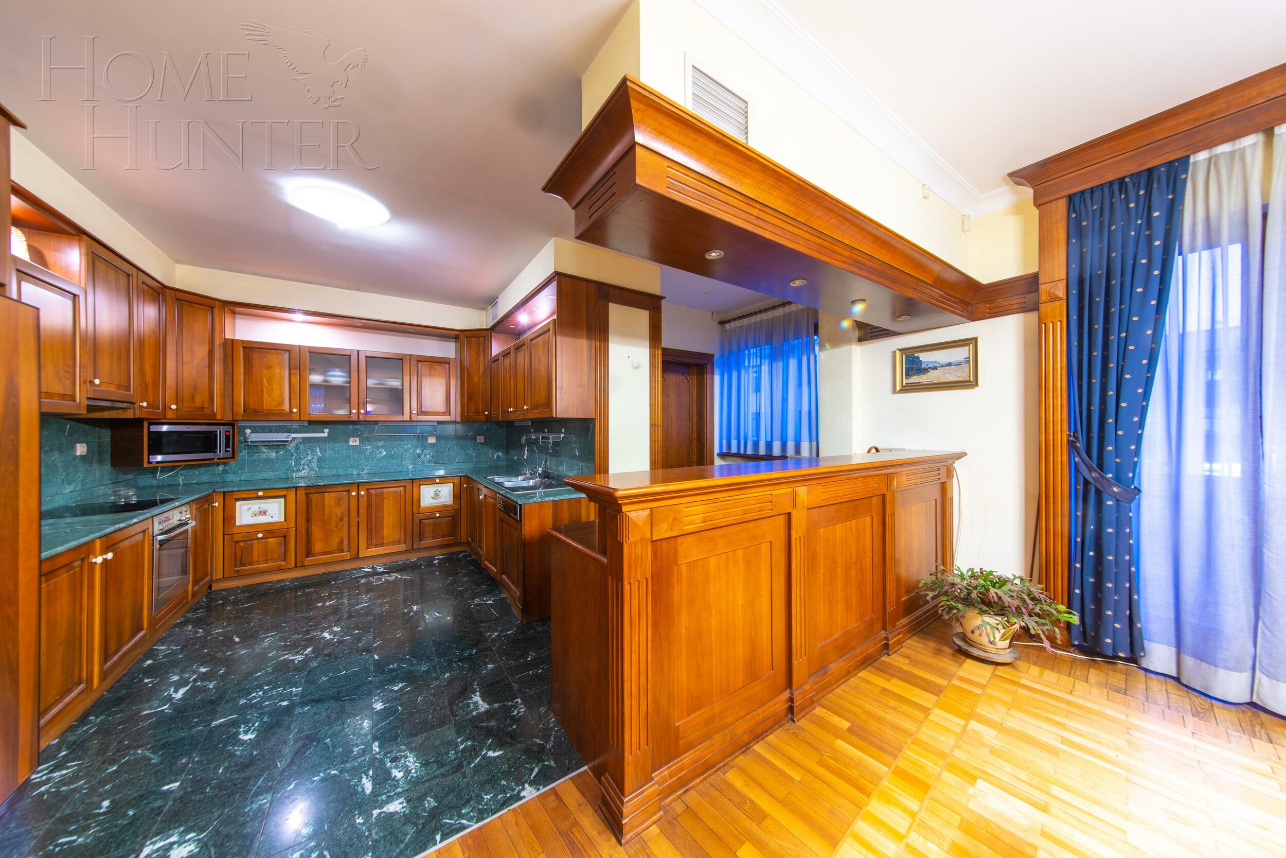 5-КОМН. КВАРТИРА С ОТДЕЛКОЙ 224.4 М² НА 3 ЭТАЖЕ