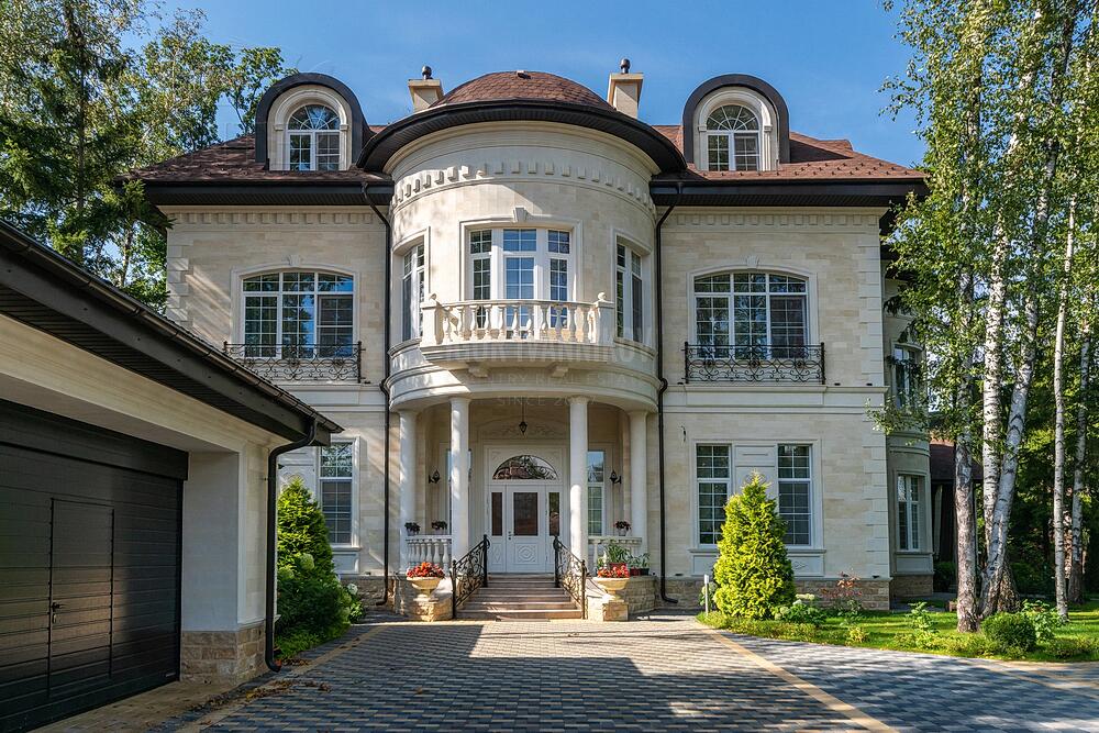 2-этажный коттедж 940 м² с отделкой