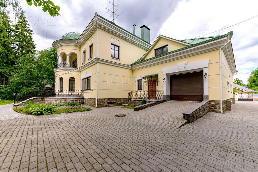 2-этажный коттедж 735 м² с отделкой