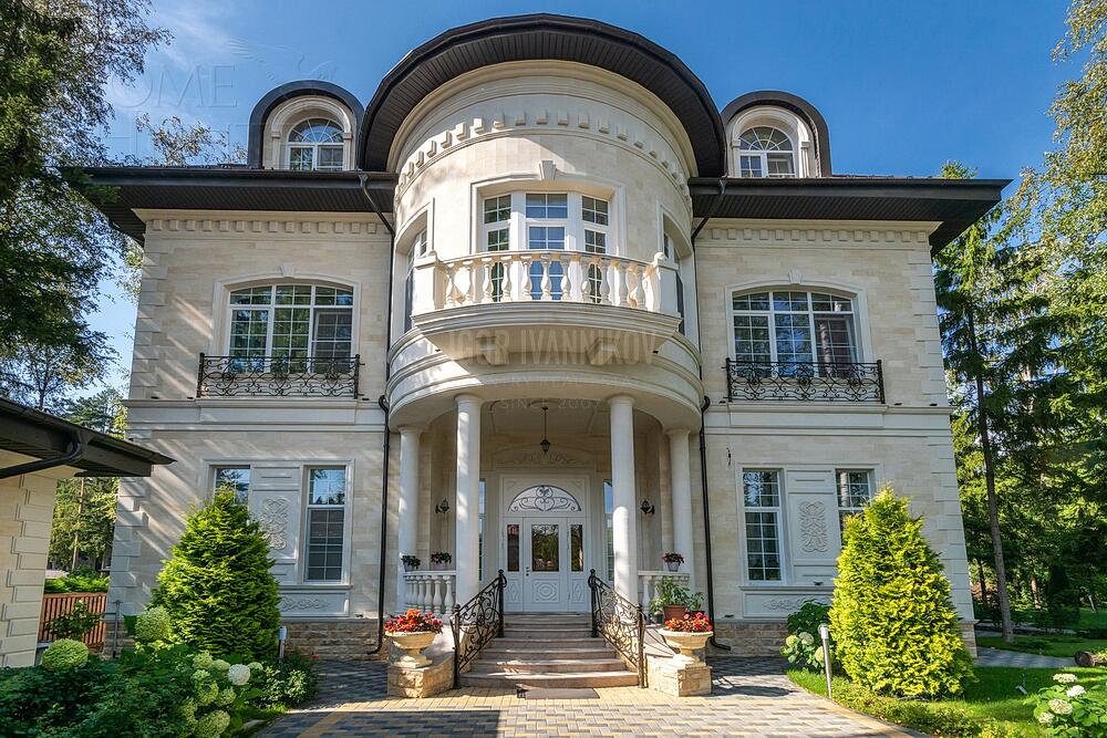 2-этажный коттедж 940 м² с отделкой