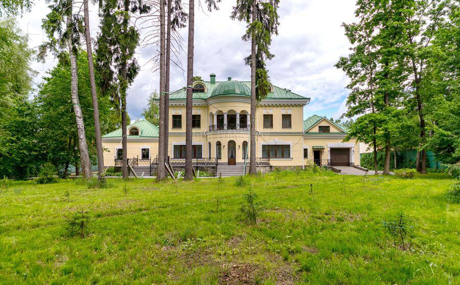 2-этажный коттедж 735 м² с отделкой