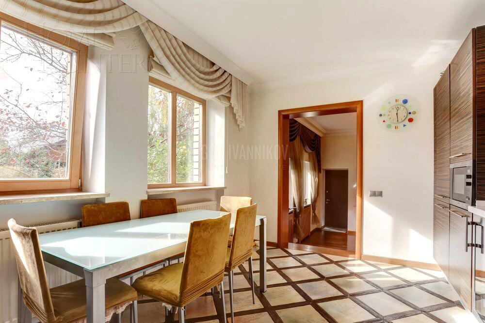 2-этажный коттедж 570 м² с отделкой