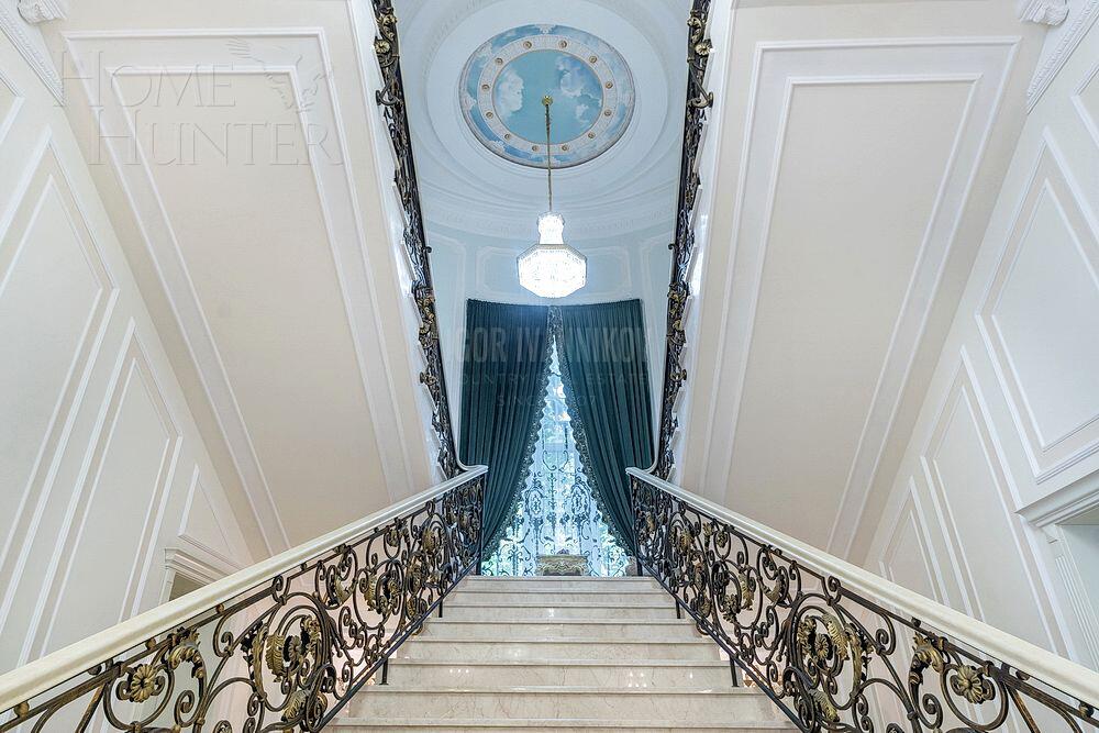 2-этажный коттедж 940 м² с отделкой