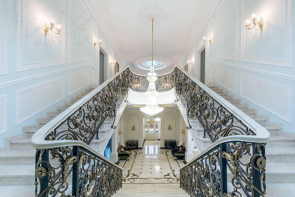 2-этажный коттедж 940 м² с отделкой