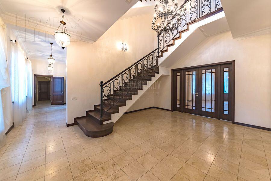 2-этажный коттедж 735 м² с отделкой