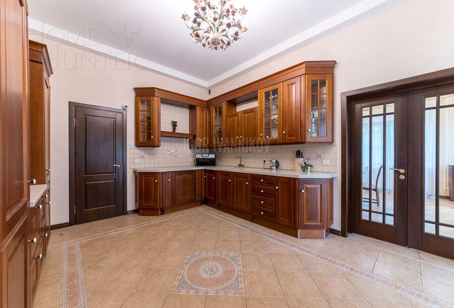 2-этажный коттедж 735 м² с отделкой