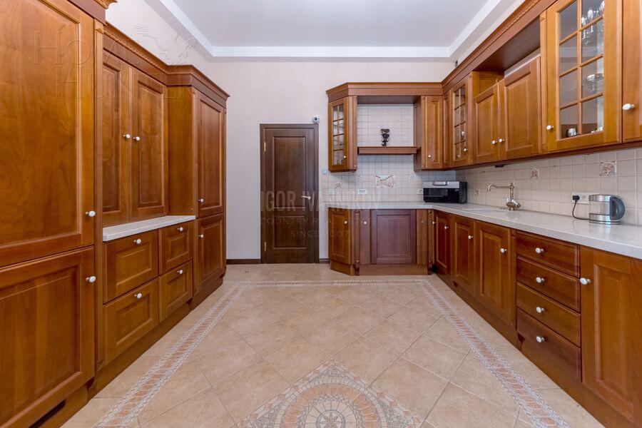 2-этажный коттедж 735 м² с отделкой