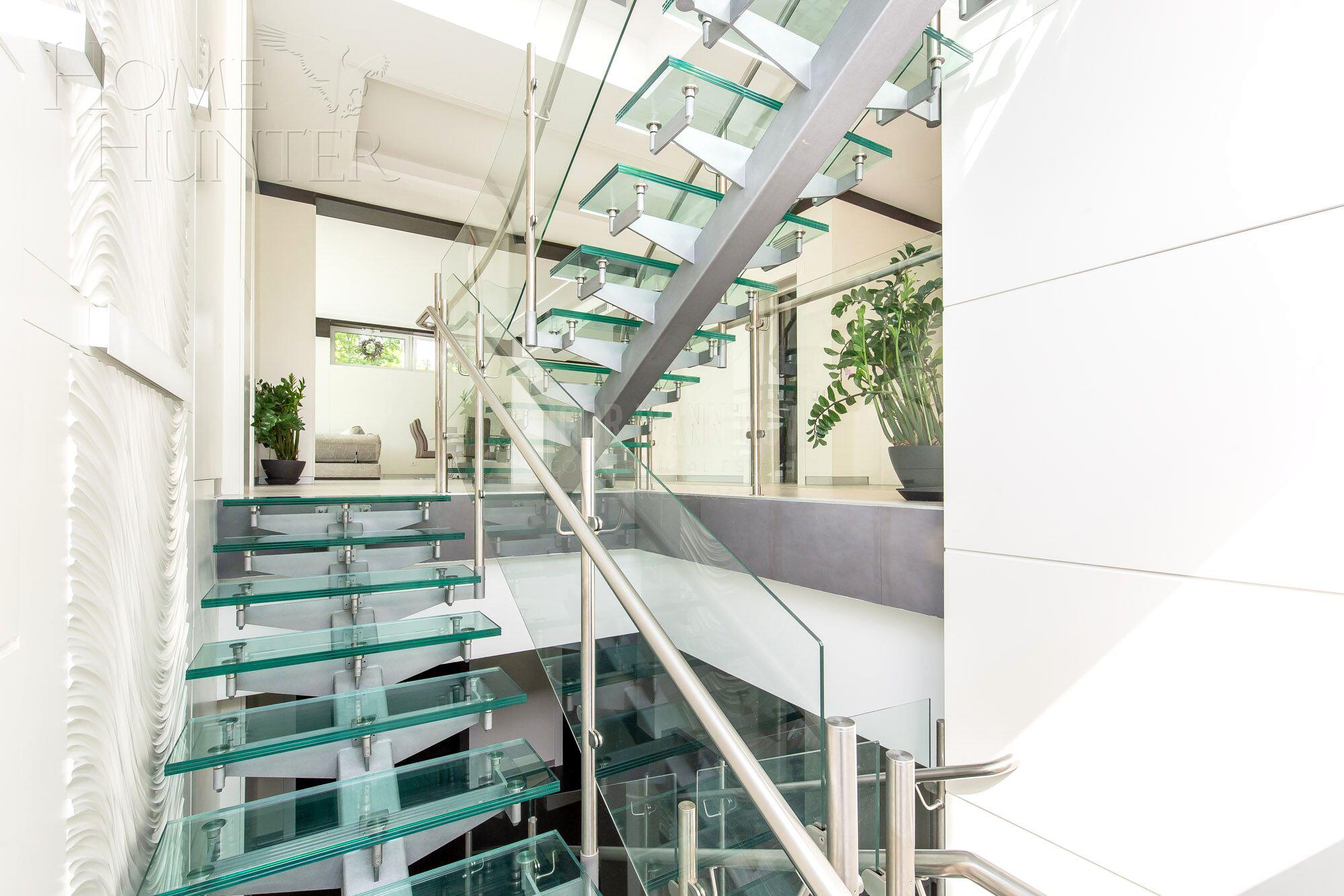 2-этажный коттедж 860 м² с отделкой