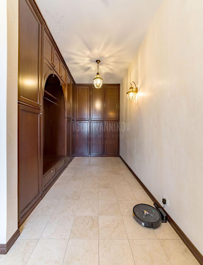 2-этажный коттедж 735 м² с отделкой