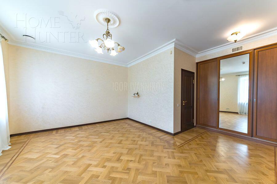 2-этажный коттедж 735 м² с отделкой