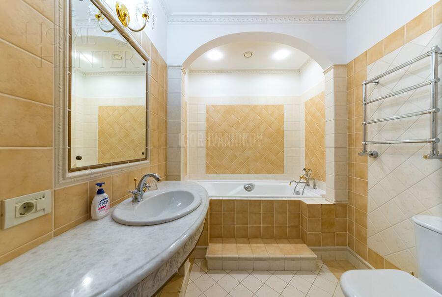 2-этажный коттедж 735 м² с отделкой