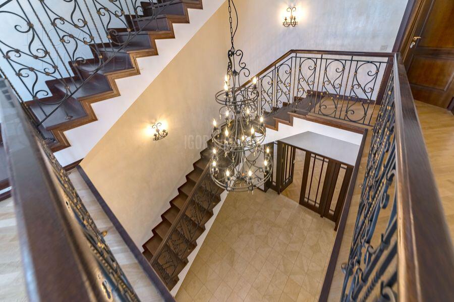 2-этажный коттедж 735 м² с отделкой