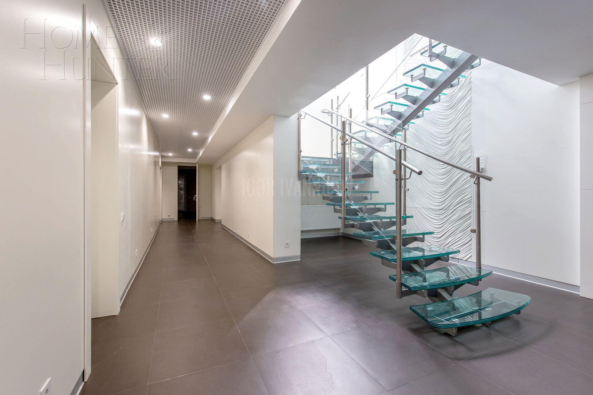 2-этажный коттедж 860 м² с отделкой