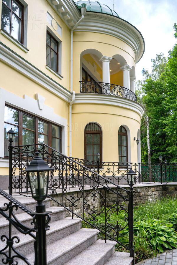 2-этажный коттедж 735 м² с отделкой