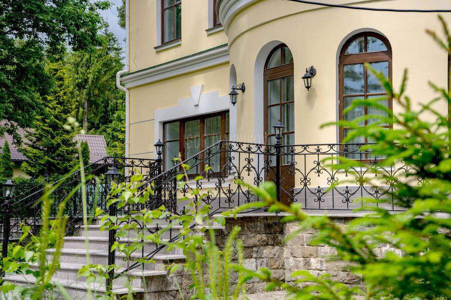 2-этажный коттедж 735 м² с отделкой