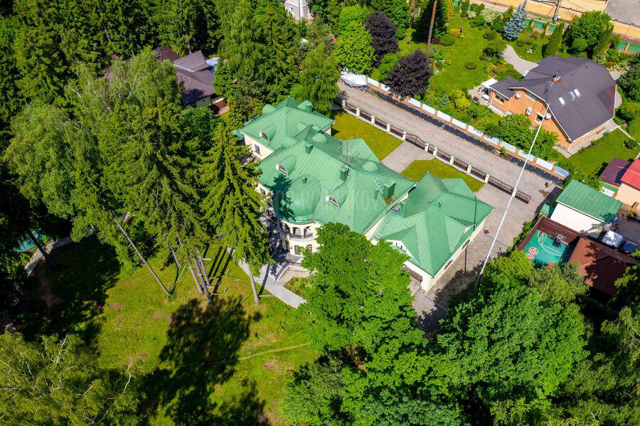 2-этажный коттедж 735 м² с отделкой