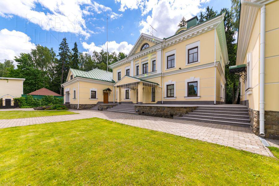 2-этажный коттедж 735 м² с отделкой