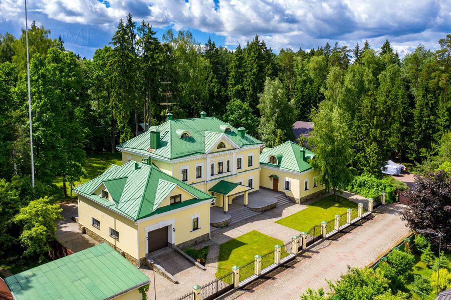 2-этажный коттедж 735 м² с отделкой