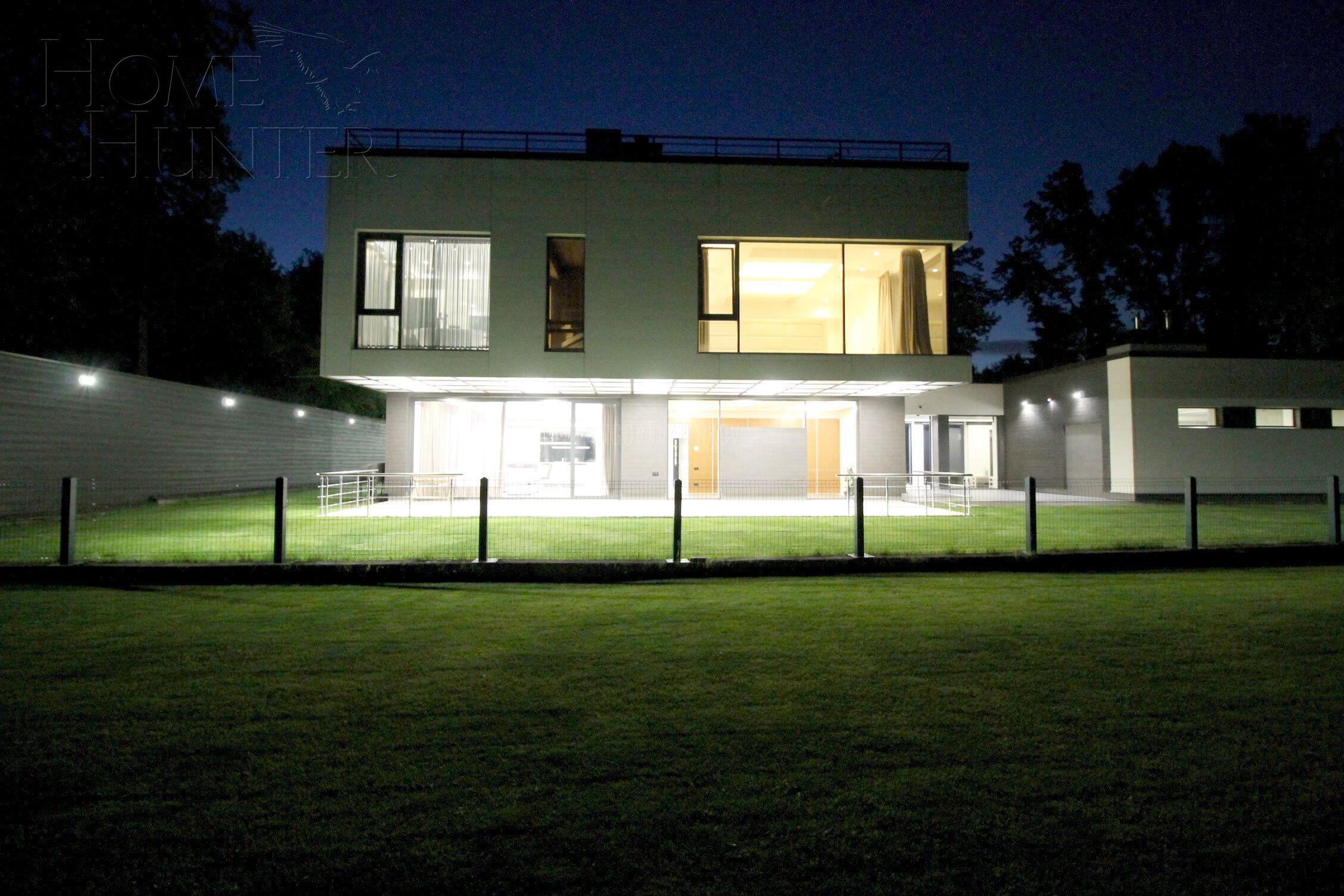 2-этажный коттедж 860 м² с отделкой