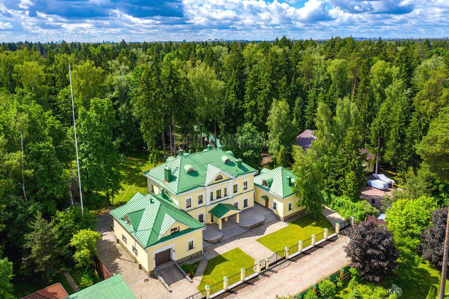 2-этажный коттедж 735 м² с отделкой