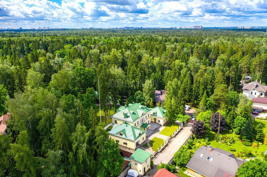 2-этажный коттедж 735 м² с отделкой