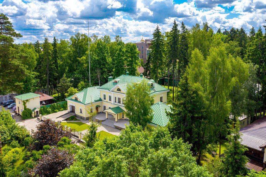 2-этажный коттедж 735 м² с отделкой