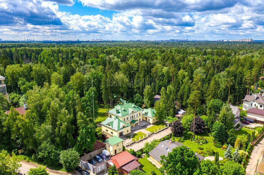 2-этажный коттедж 735 м² с отделкой