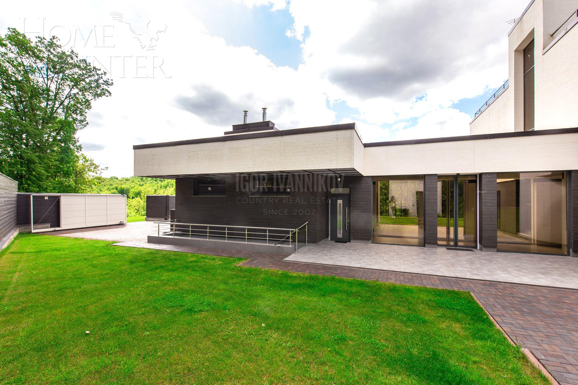 2-этажный коттедж 860 м² с отделкой