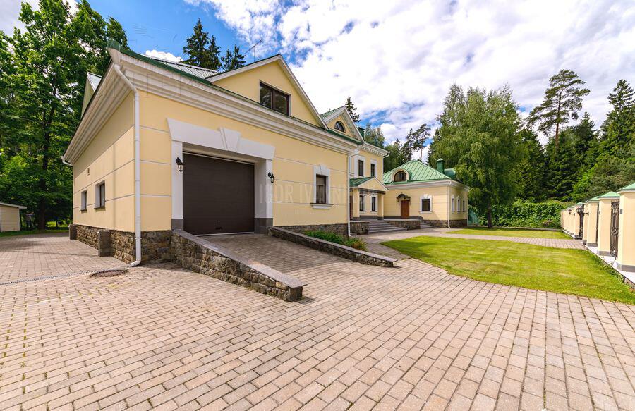 2-этажный коттедж 735 м² с отделкой