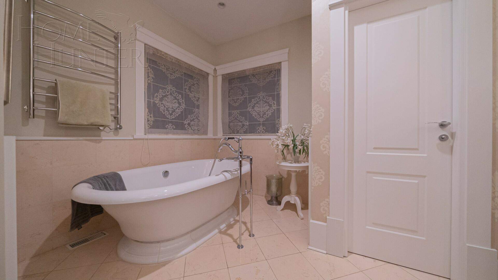 2-этажный коттедж 369.7 м² с отделкой