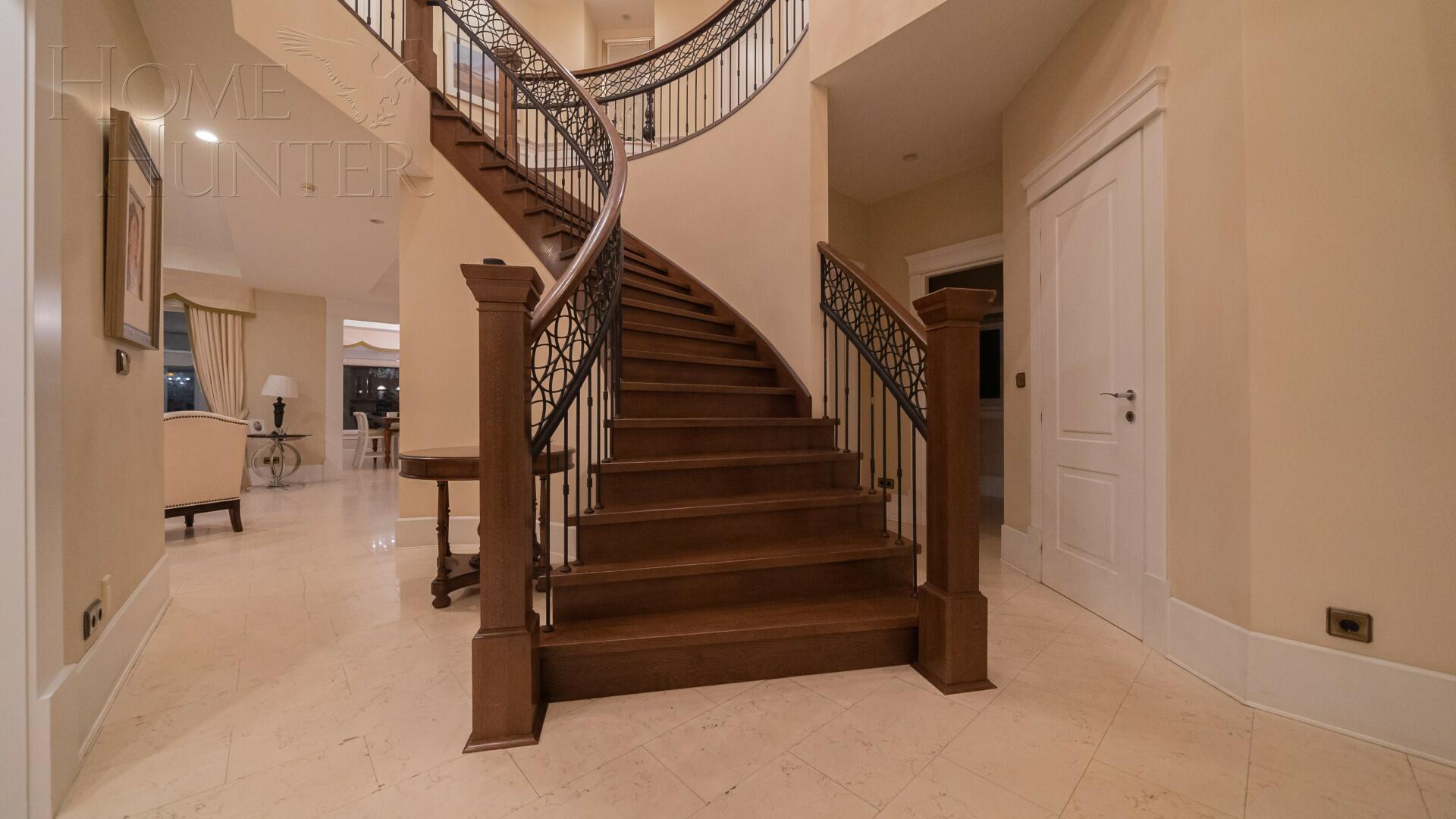 2-этажный коттедж 369.7 м² с отделкой