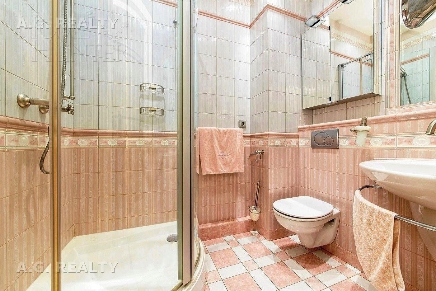 3-КОМН. КВАРТИРА С ОТДЕЛКОЙ 210 М² НА 1 ЭТАЖЕ