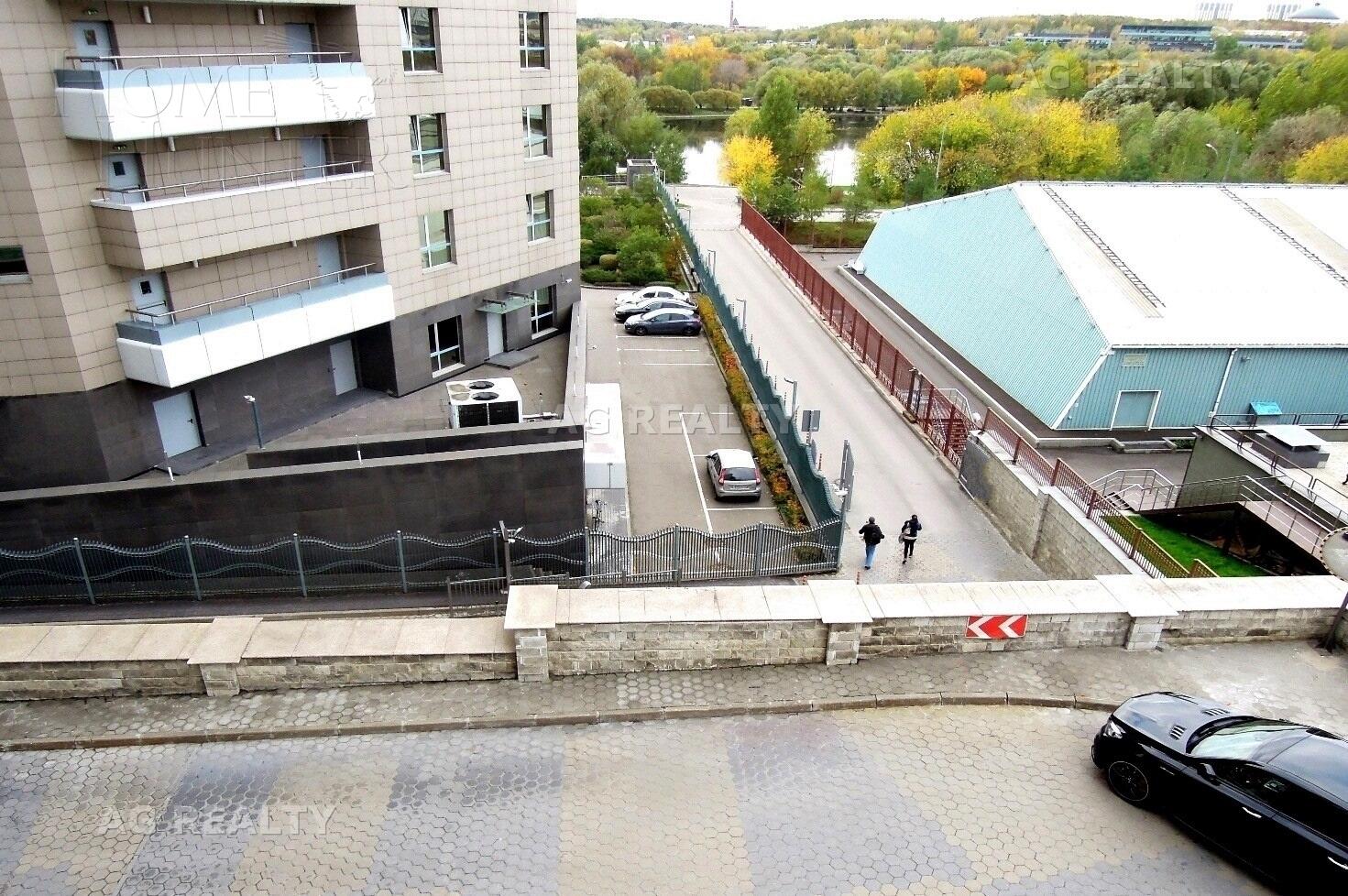 3-КОМН. КВАРТИРА С ОТДЕЛКОЙ 210 М² НА 1 ЭТАЖЕ