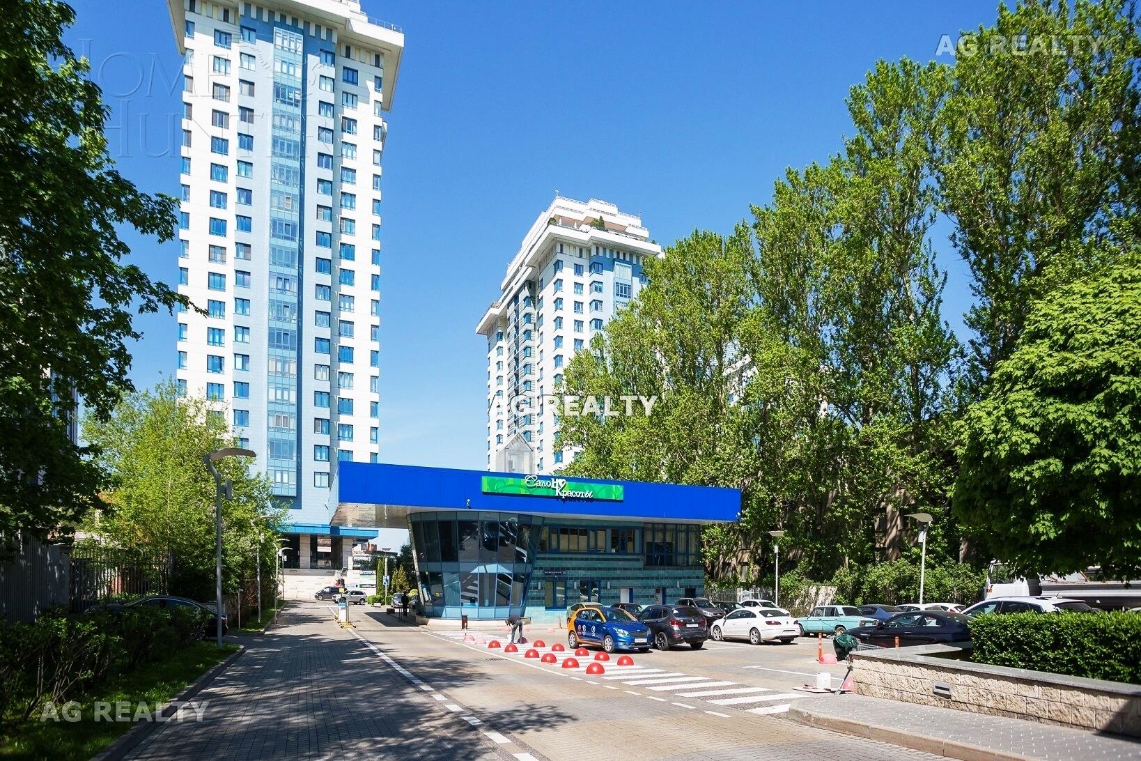 3-КОМН. КВАРТИРА С ОТДЕЛКОЙ 210 М² НА 1 ЭТАЖЕ