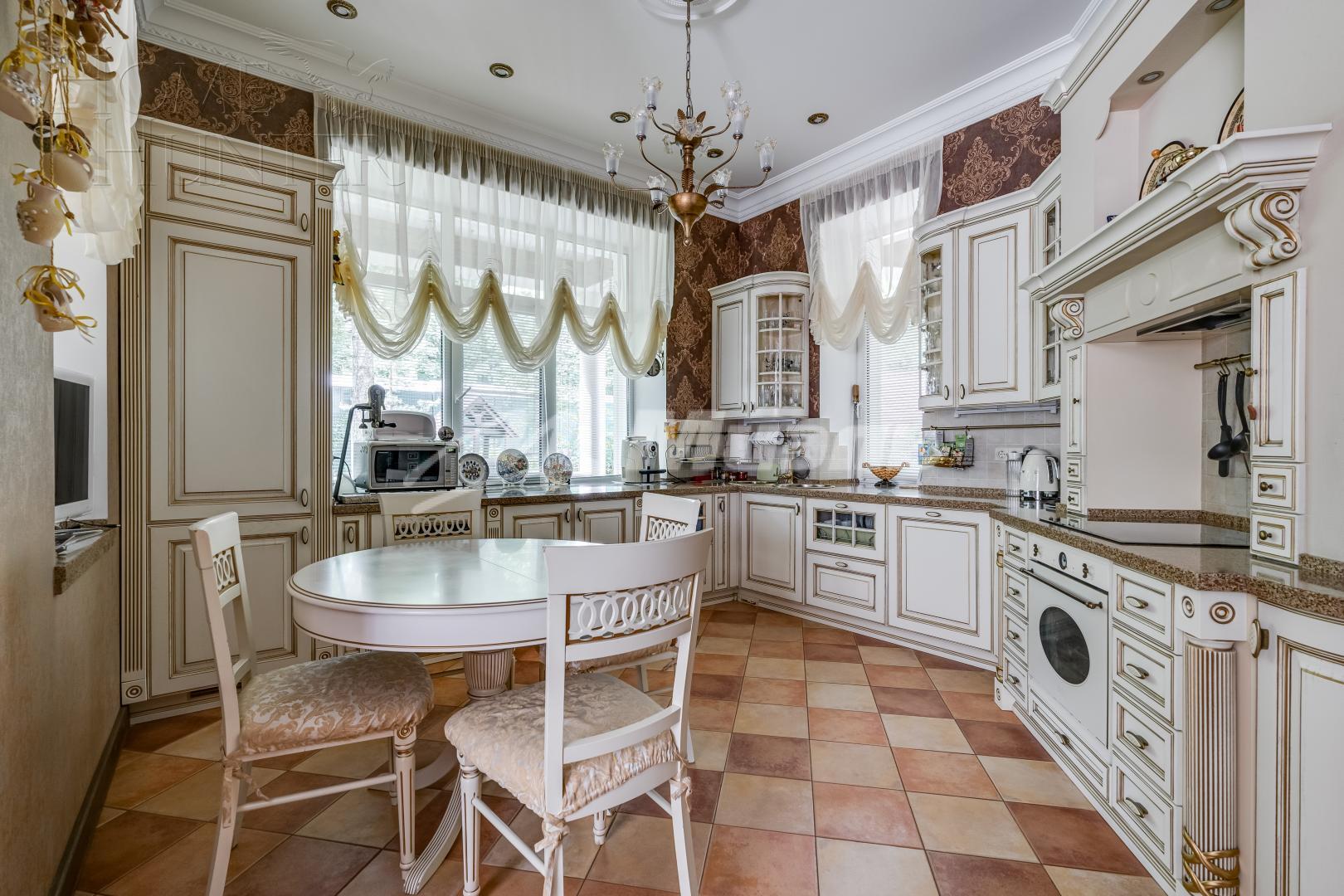 2-этажный коттедж 460 м² с отделкой