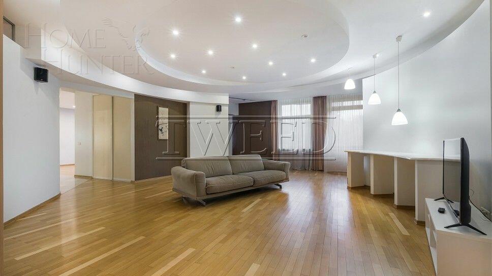 4-КОМН. КВАРТИРА С ОТДЕЛКОЙ 200 М² НА 1 ЭТАЖЕ