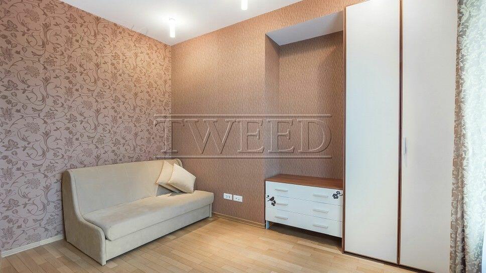 4-КОМН. КВАРТИРА С ОТДЕЛКОЙ 200 М² НА 1 ЭТАЖЕ