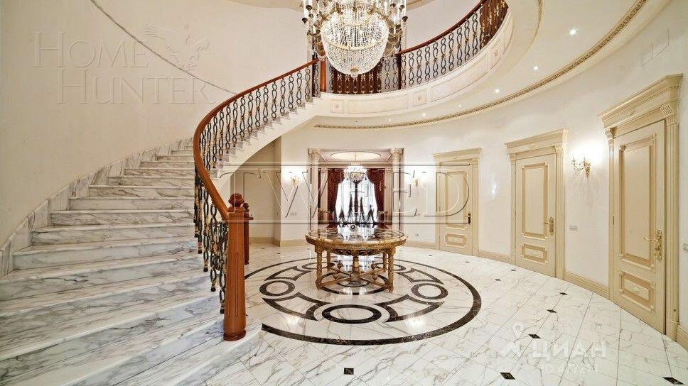 3-этажный коттедж 2 800 м² с отделкой