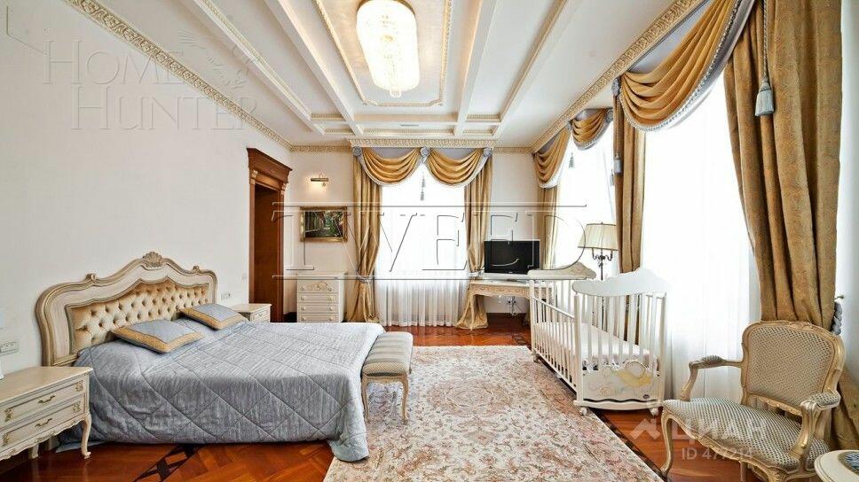 3-этажный коттедж 2 800 м² с отделкой